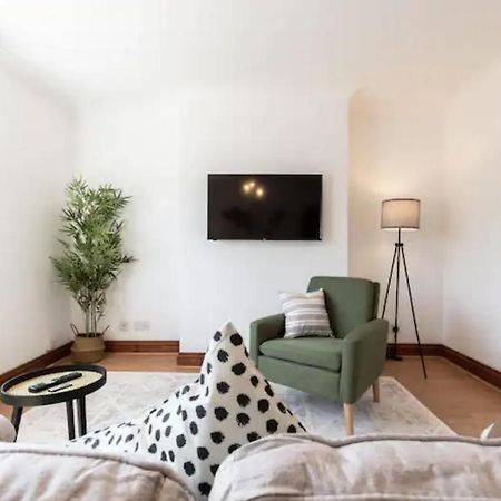 Metropolitan - 2 Bed, Private Parking Apartment, Great Commercial Home From Home Stay! Southampton Eksteriør billede