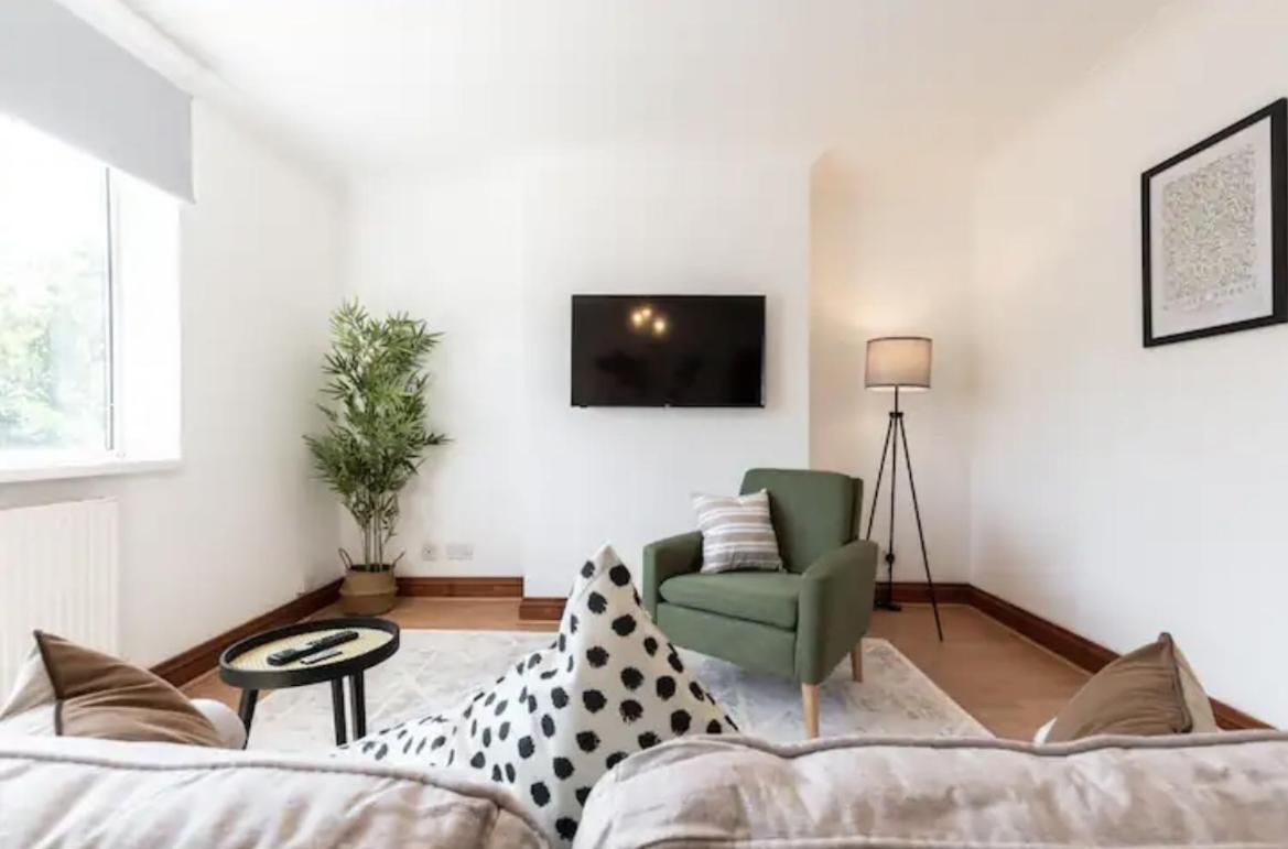 Metropolitan - 2 Bed, Private Parking Apartment, Great Commercial Home From Home Stay! Southampton Eksteriør billede