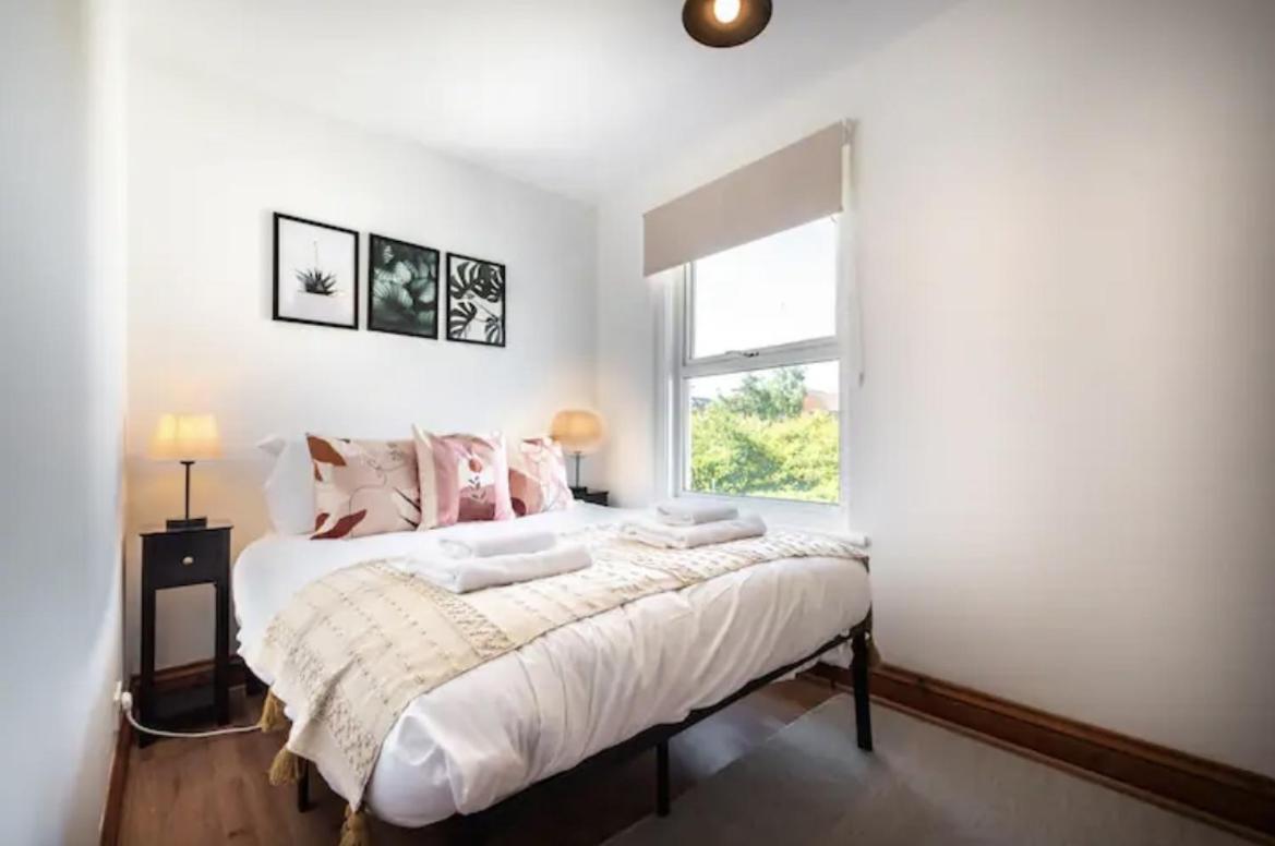 Metropolitan - 2 Bed, Private Parking Apartment, Great Commercial Home From Home Stay! Southampton Eksteriør billede