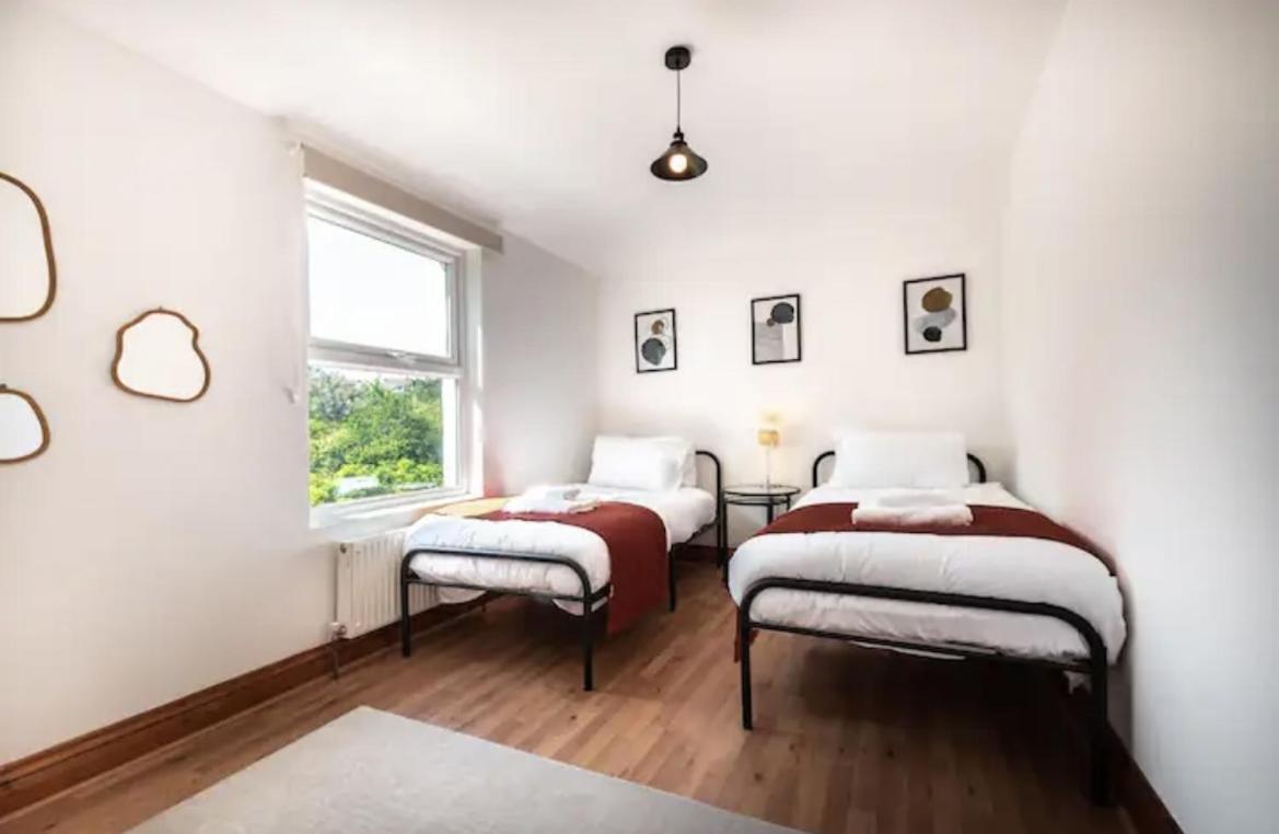 Metropolitan - 2 Bed, Private Parking Apartment, Great Commercial Home From Home Stay! Southampton Eksteriør billede